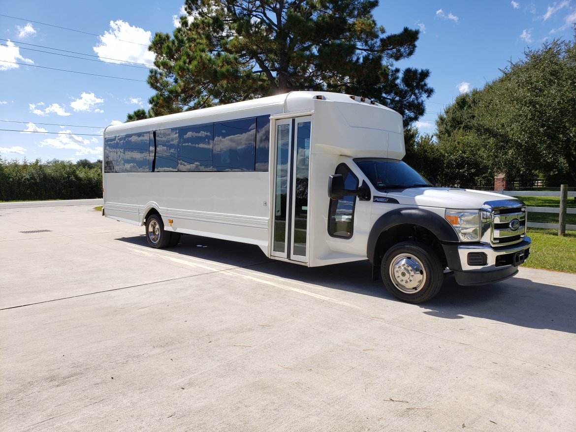 used 2015 lge ford f550 limo bus for sale