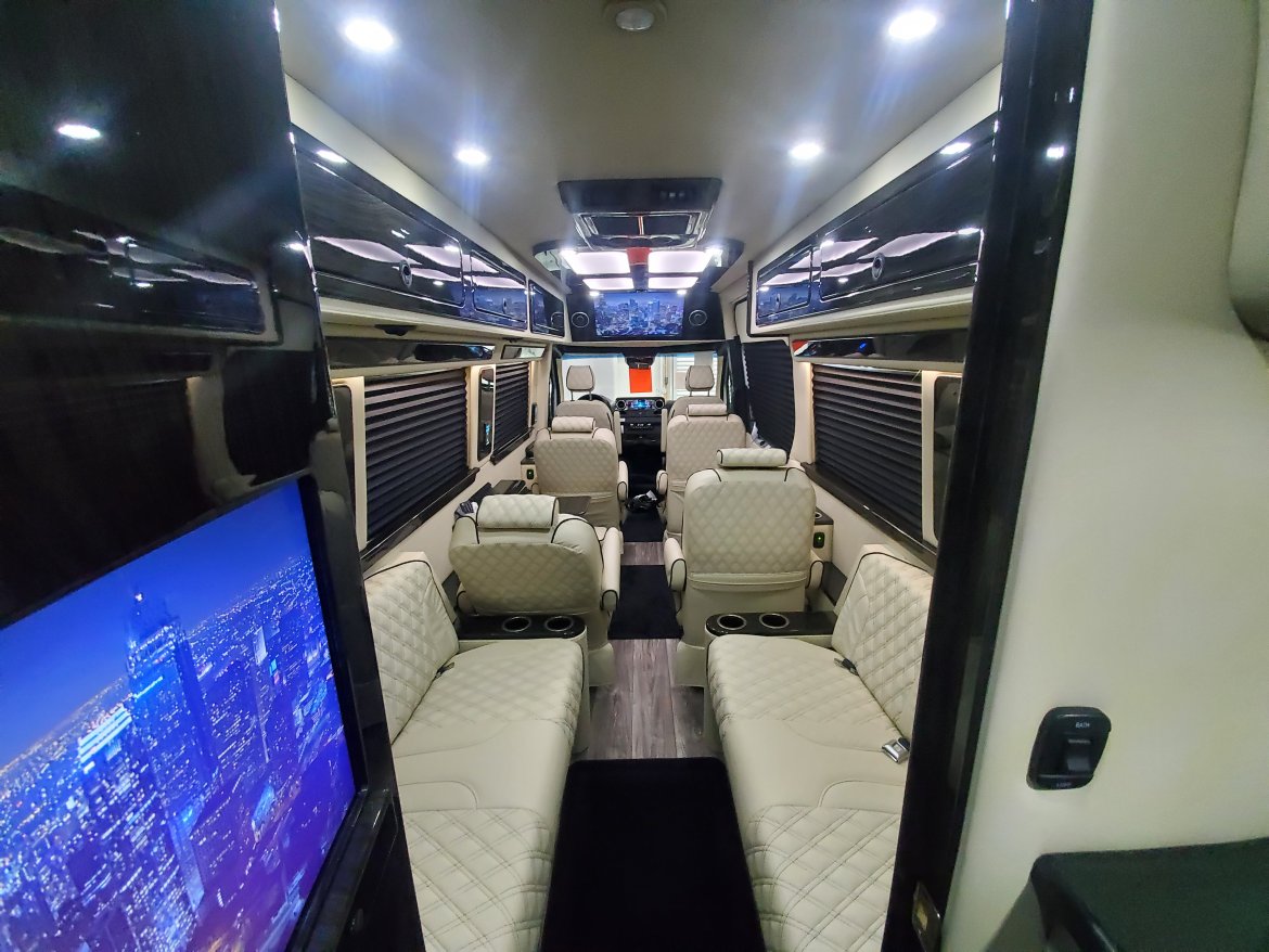 New Mercedes Benz Sprinter Midwest Luxe Daycruiser Ss