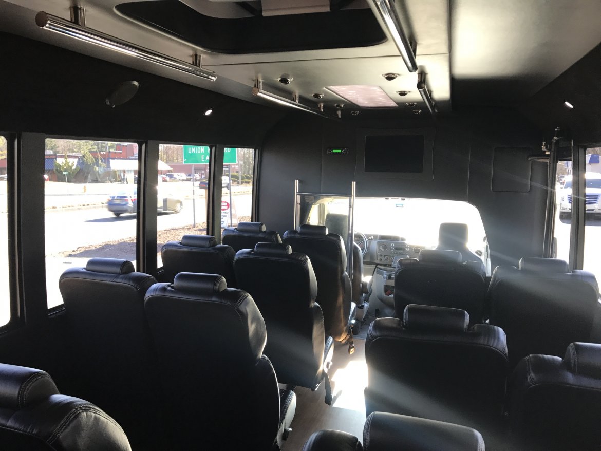 Shuttle Bus for Sale in Morganville, NJ - Photo 16