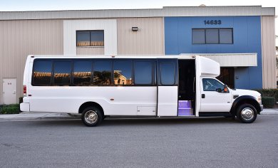 2008 Ford F-550 Limo Bus for Sale in Fontana, CA - Photo 2