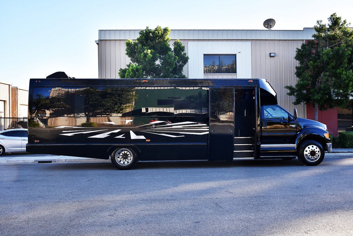 Limo Bus for Sale in Fontana, CA - Photo 2
