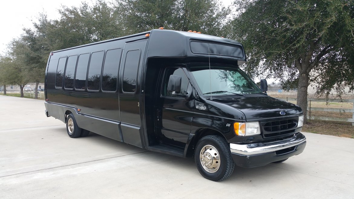 Limo Bus for sale: 1999 Ford E 450 28&quot; by Krystal