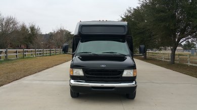 1999 Ford E 450 Limo Bus for Sale in Houston, TX - Photo 2