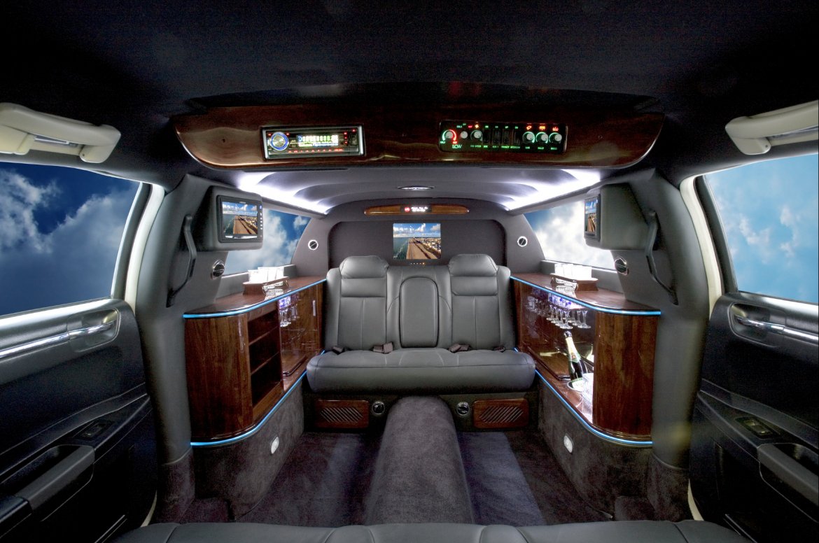 Limousine for sale: 2018 Chrysler 300 70" Stretch by LCW Automotive Corp.