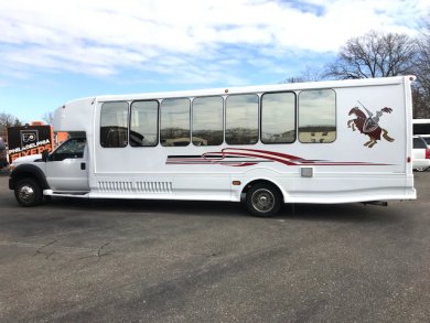 2015 Ford F-550 Shuttle Bus for Sale in Oaklyn, New Jersey, US - Photo 3