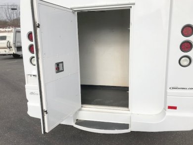 2015 Ford F-550 Shuttle Bus for Sale in Oaklyn, New Jersey, US - Photo 4