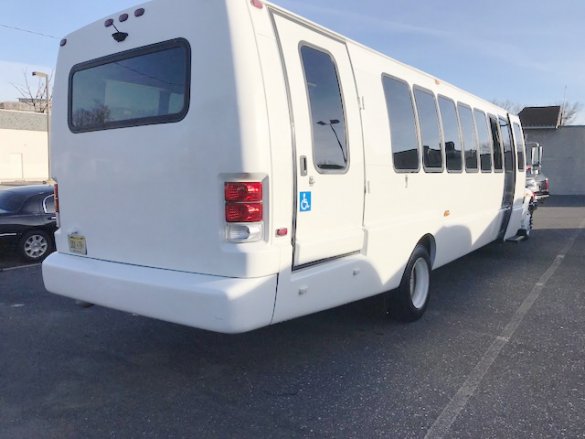 2009 International 3200 Shuttle Bus for Sale in Oaklyn, NJ - Photo 3