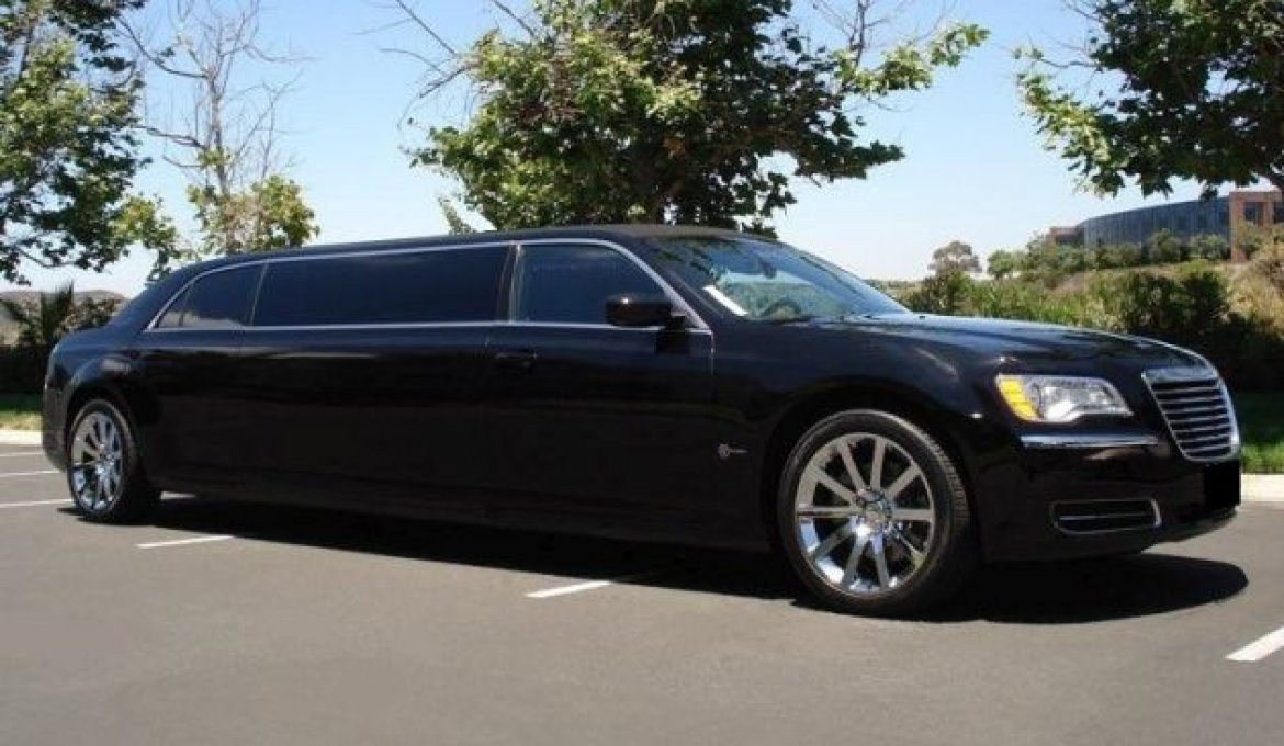 Limousine for sale: 2013 Chrysler 300 Black-Tux 6-Pass Limousine