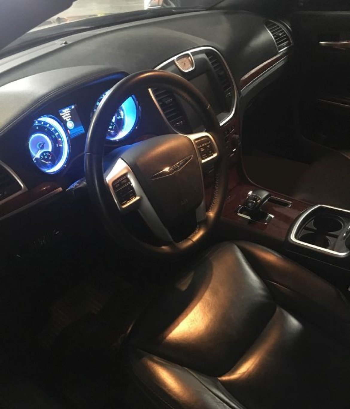 Photo of Limousine for sale: 2013 Chrysler 300 Black-Tux 6-Pass Limousine