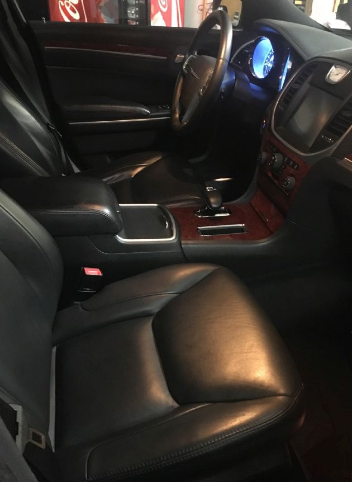 Photo of Limousine for sale: 2013 Chrysler 300 Black-Tux 6-Pass Limousine