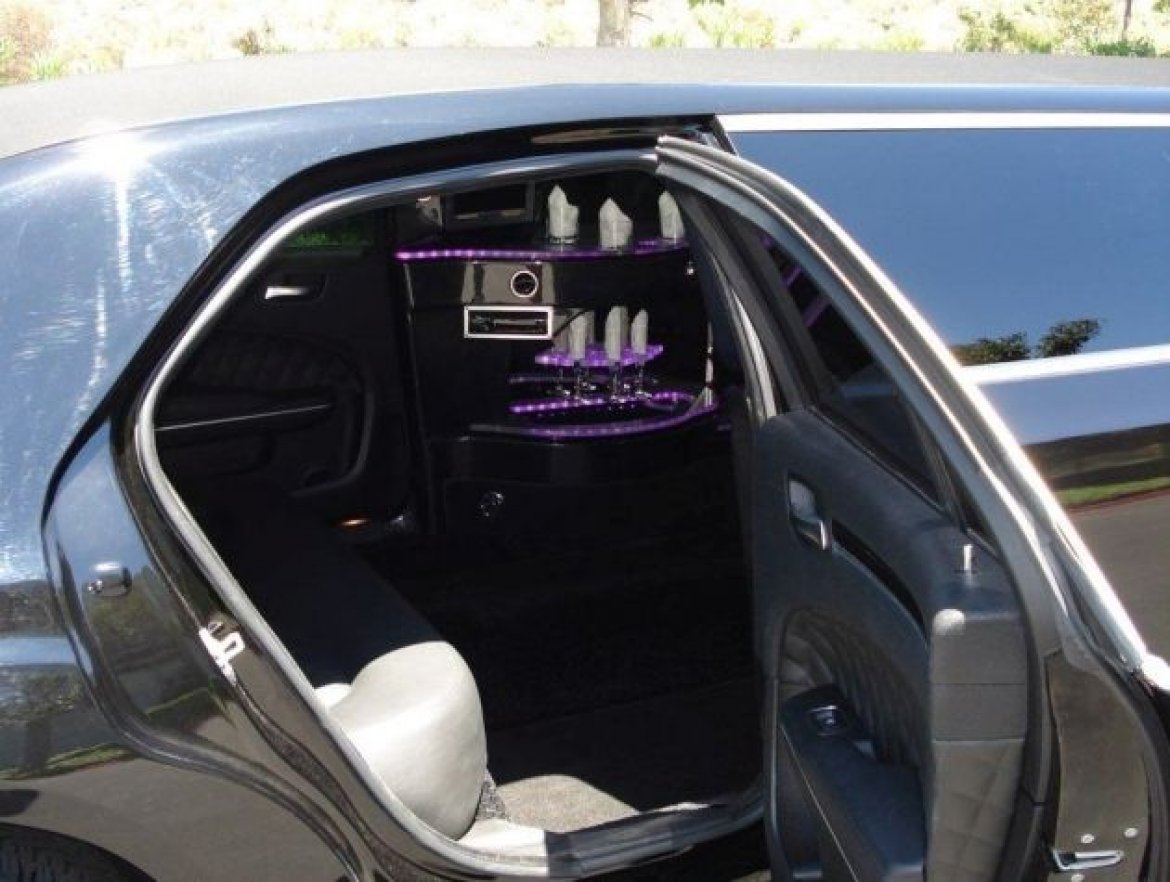 Photo of Limousine for sale: 2013 Chrysler 300 Black-Tux 6-Pass Limousine