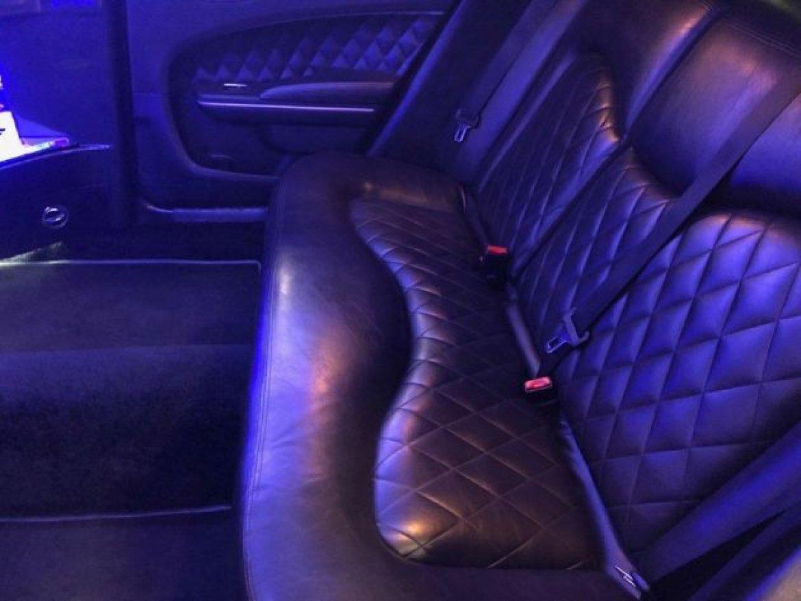 Photo of Limousine for sale: 2013 Chrysler 300 Black-Tux 6-Pass Limousine