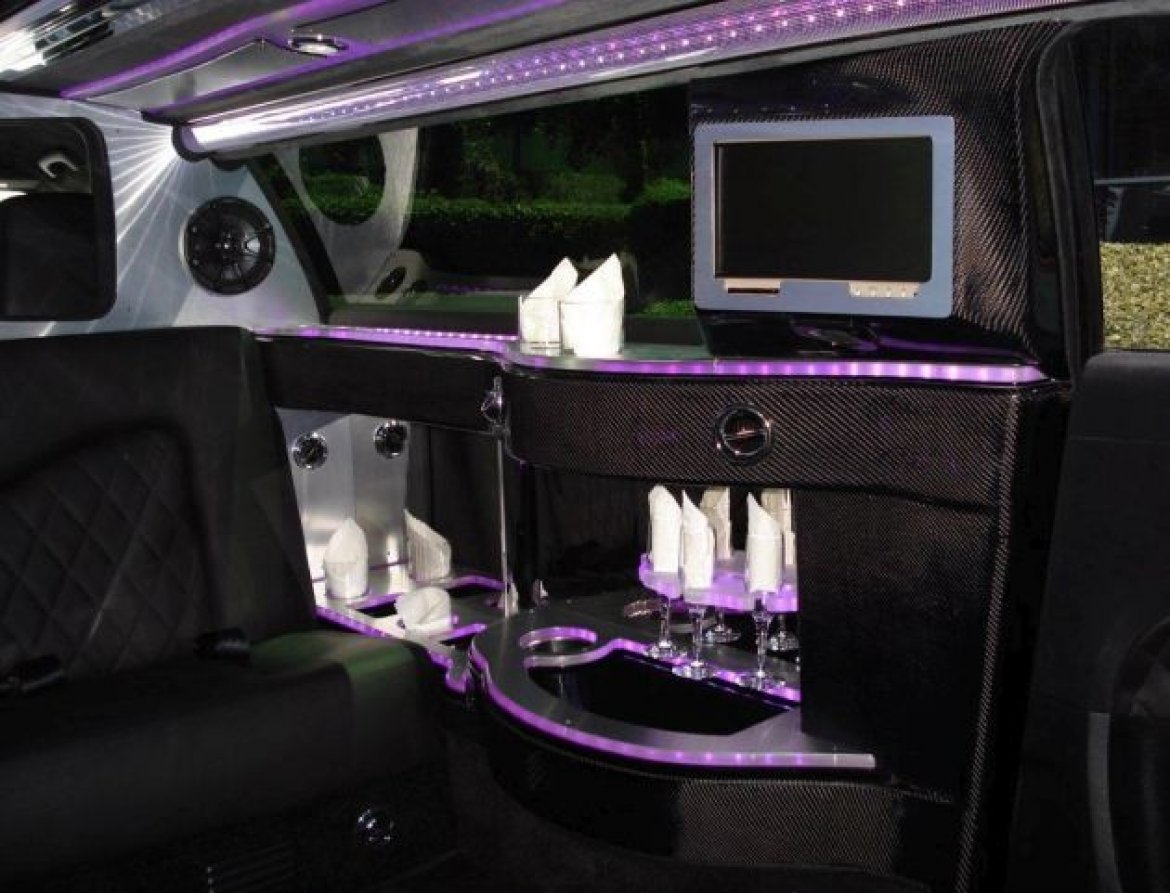 Photo of Limousine for sale: 2013 Chrysler 300 Black-Tux 6-Pass Limousine