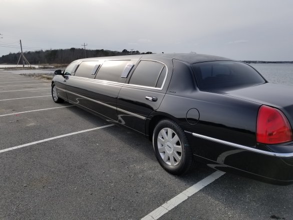 2005 Lincoln Towncar Limousine for Sale in Bourne, MA - Main Photo