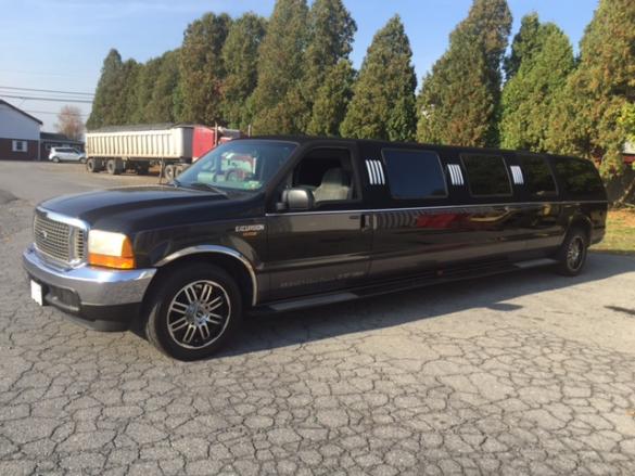 2001 Ford Excursion Limousine for Sale in Reading, PA - Photo 2