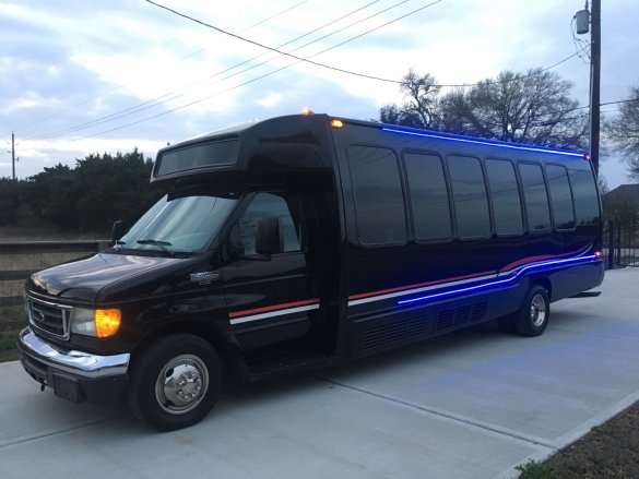 2007 Ford E450 Limo Bus for Sale in Houston, TX - Photo 2