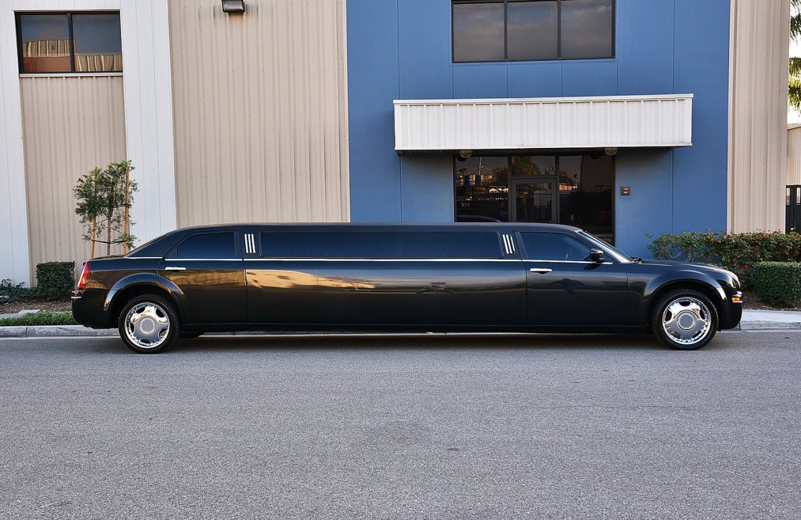 Limousine for Sale in Fontana, CA - Photo 8