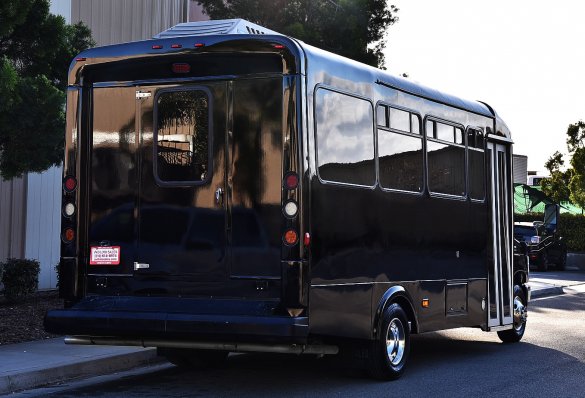 2011 Ford E-450 Limo Bus for Sale in Fontana, CA - Photo 3