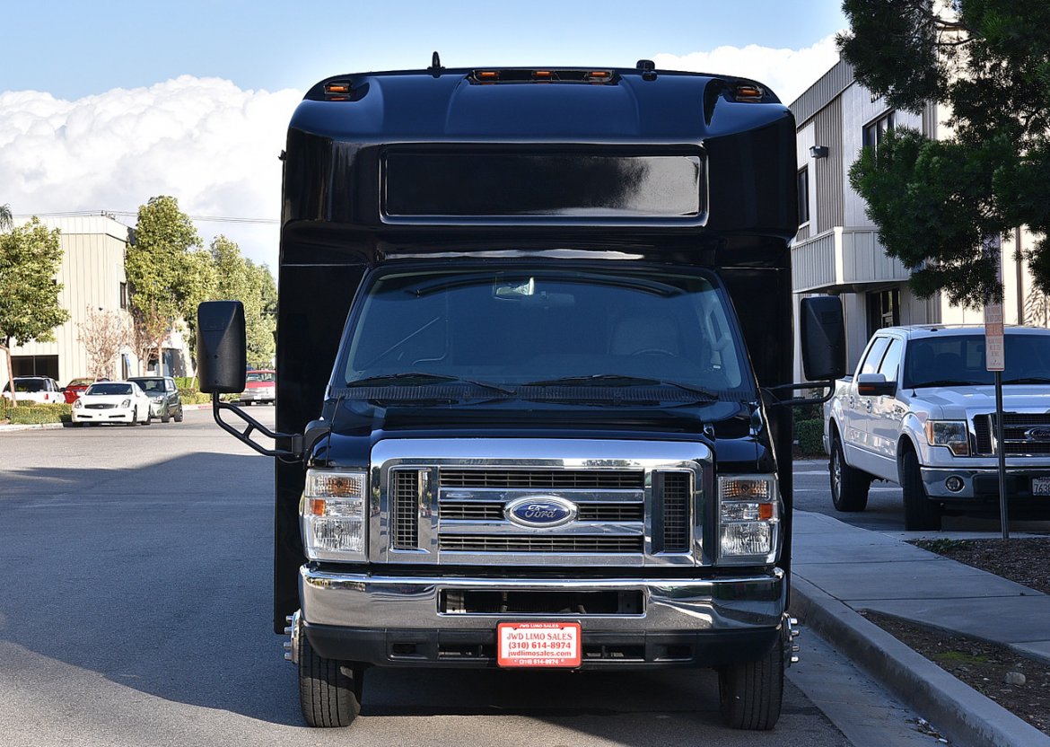 Limo Bus for Sale in Fontana, CA - Photo 4