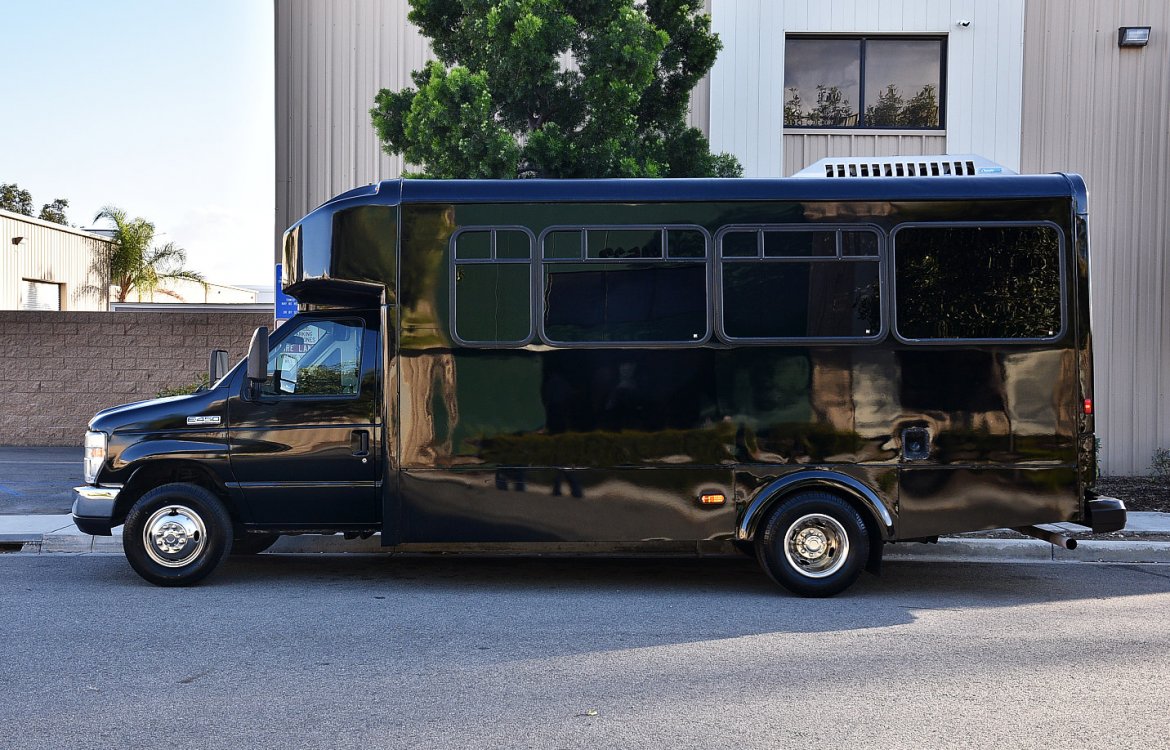 Limo Bus for Sale in Fontana, CA - Photo 5