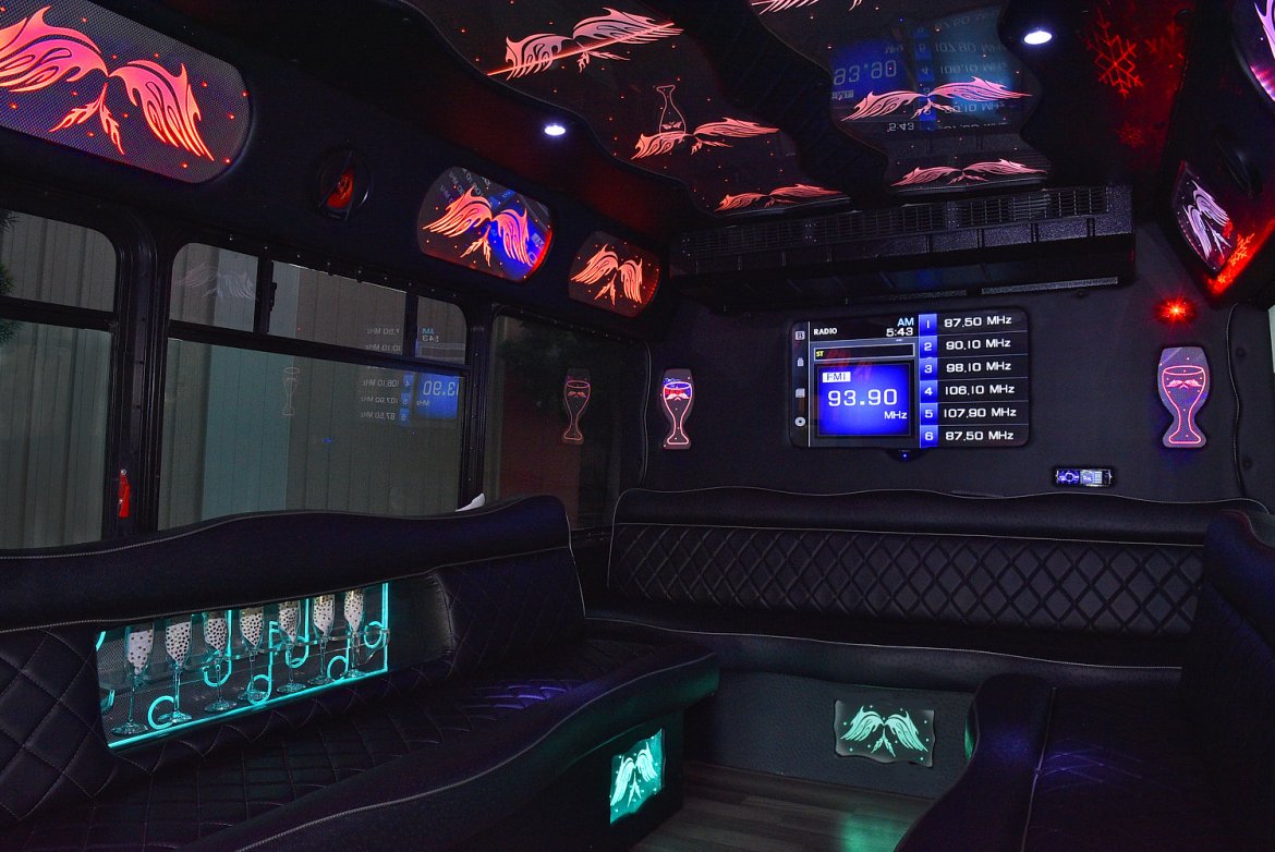 Limo Bus for Sale in Fontana, CA - Photo 11