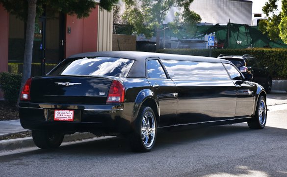 2007 Chrysler 300 Limousine for Sale in Fontana, CA - Photo 2