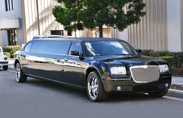 2007 Chrysler 300 Limousine for Sale in Fontana, CA - Main Photo