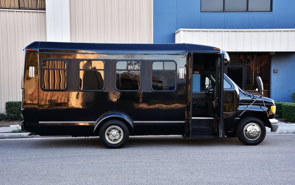 1998 Ford E-350 Limo Bus for Sale in Fontana, CA - Photo 3