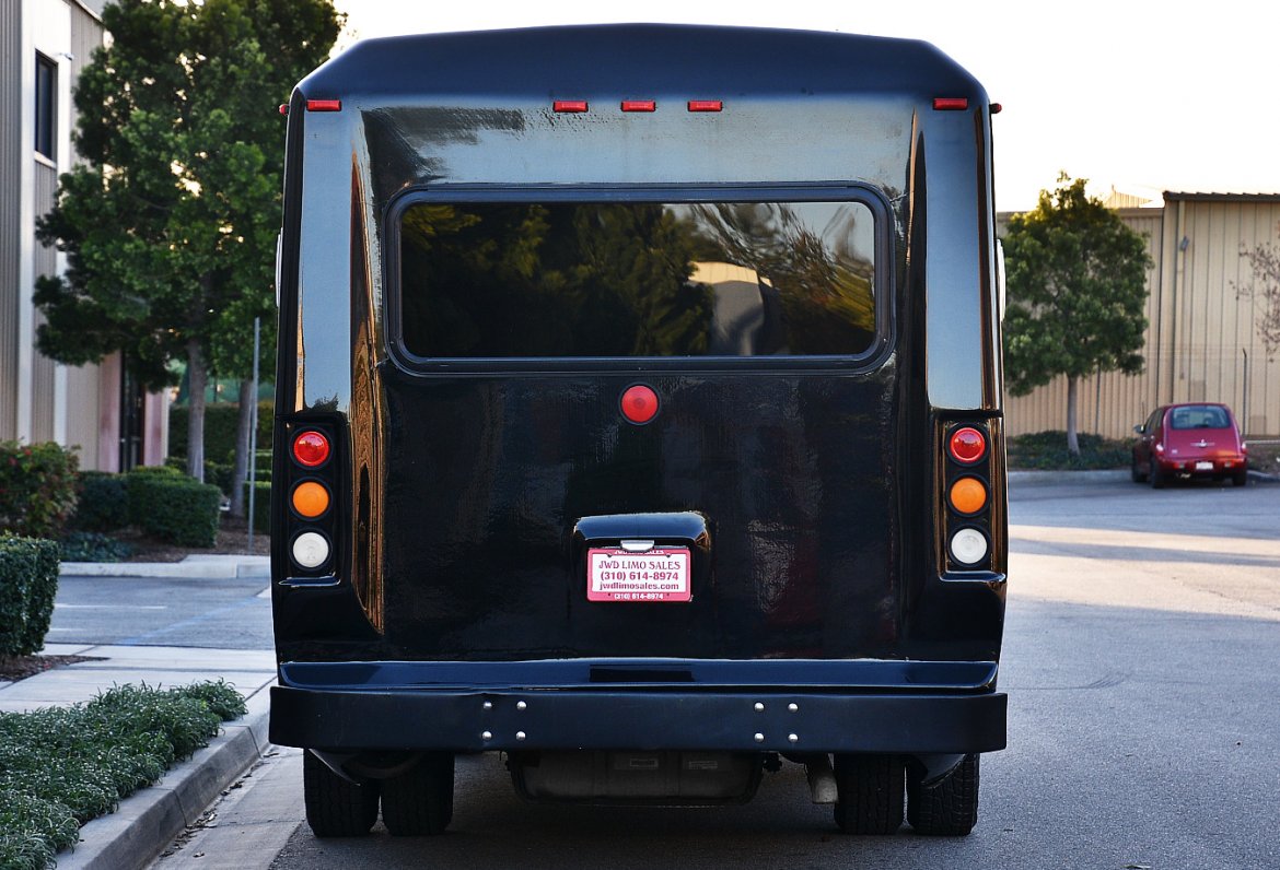 Limo Bus for Sale in Fontana, CA - Photo 4