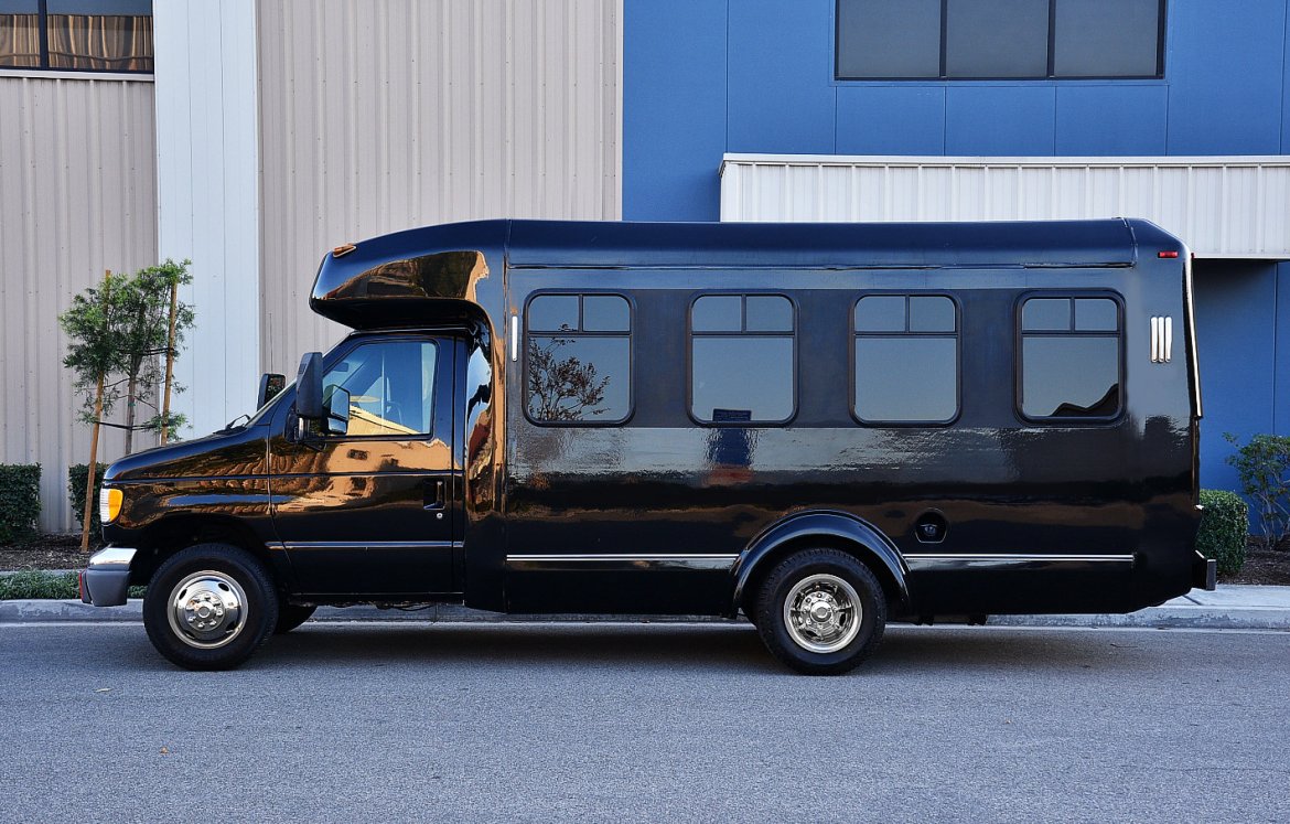 Limo Bus for Sale in Fontana, CA - Photo 6