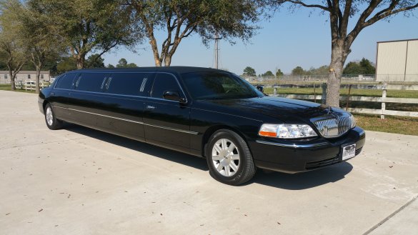 2011 Lincoln Town Car Limousine for Sale in Houston, TX - Main Photo