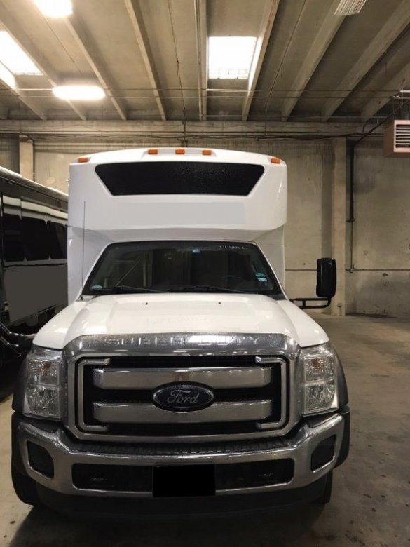 2014 Ford F550 Shuttle Bus for Sale in Dallas, TX - Photo 2