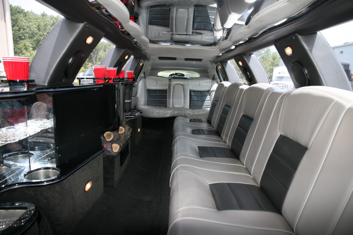 Limousine for Sale in Amherst, OH - Photo 2