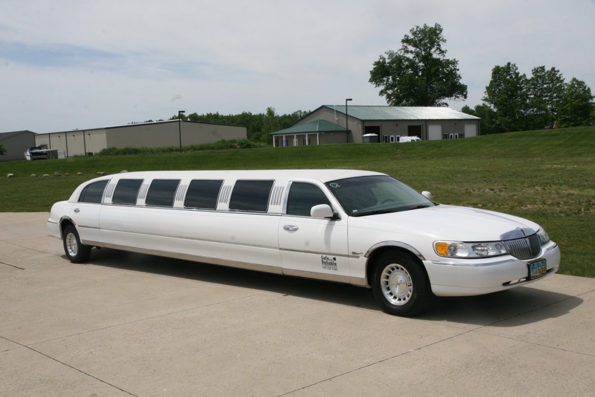 Lincoln town car limousine