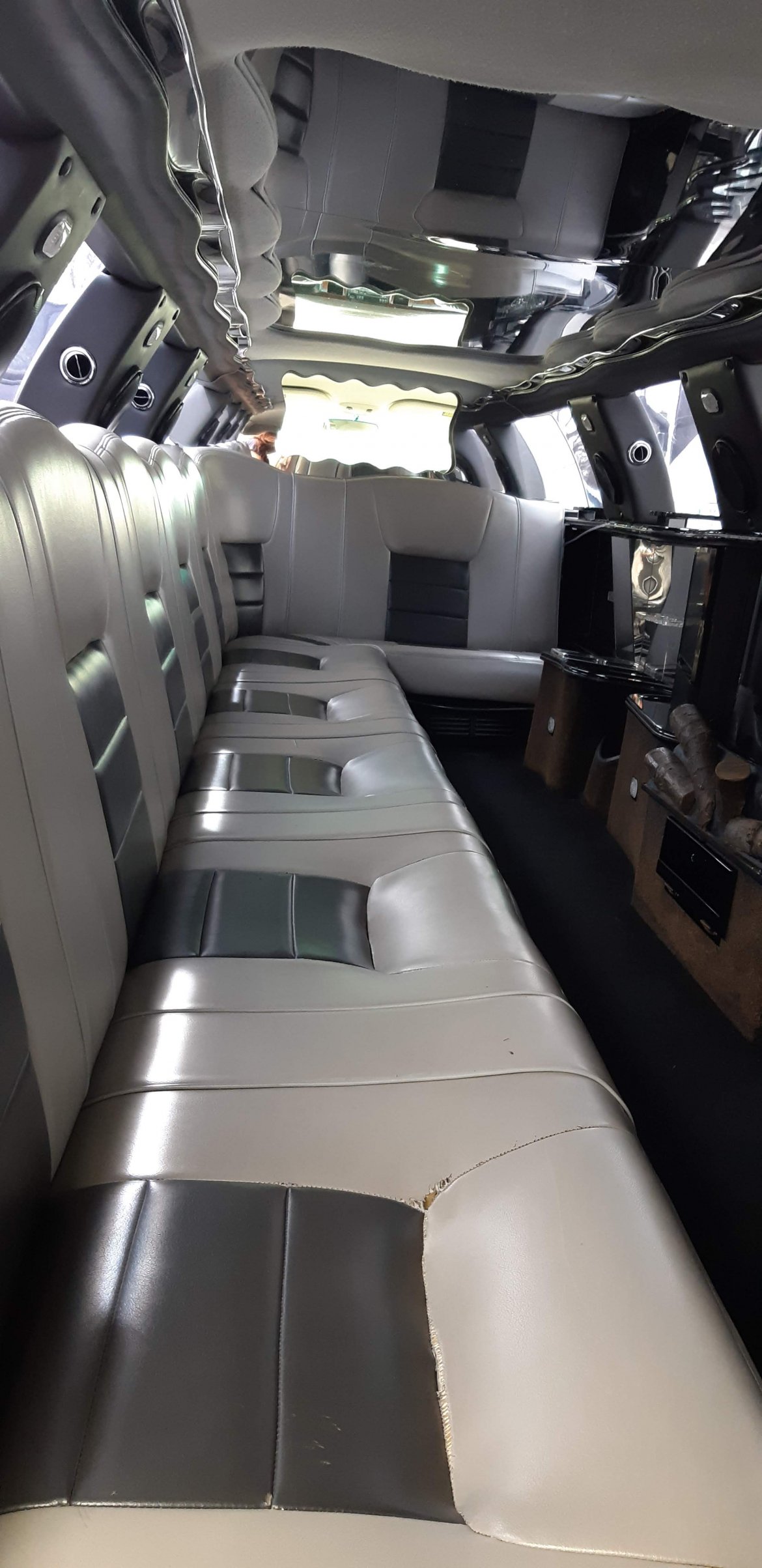 Limousine for Sale in Amherst, OH - Photo 5