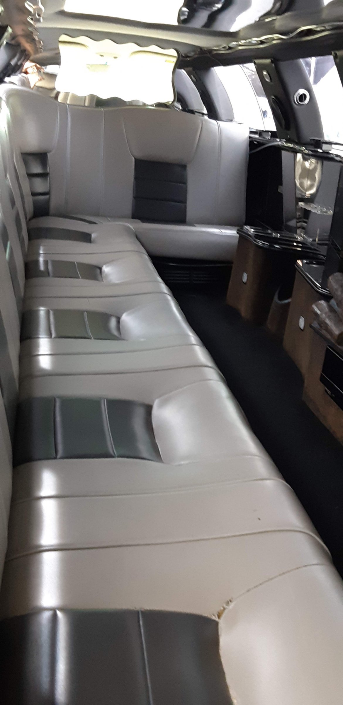 Limousine for Sale in Amherst, OH - Photo 9