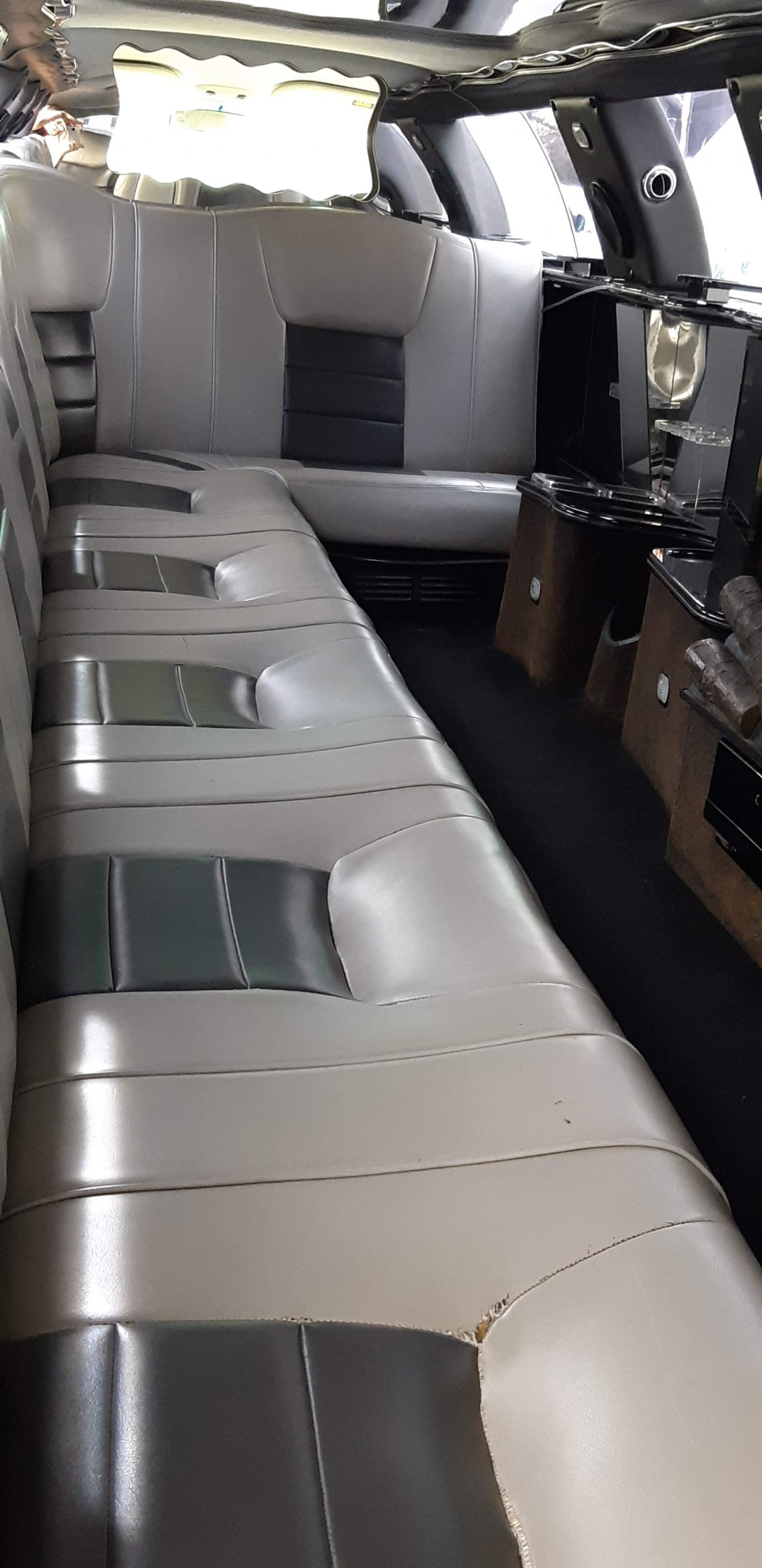 Limousine for Sale in Amherst, OH - Photo 10