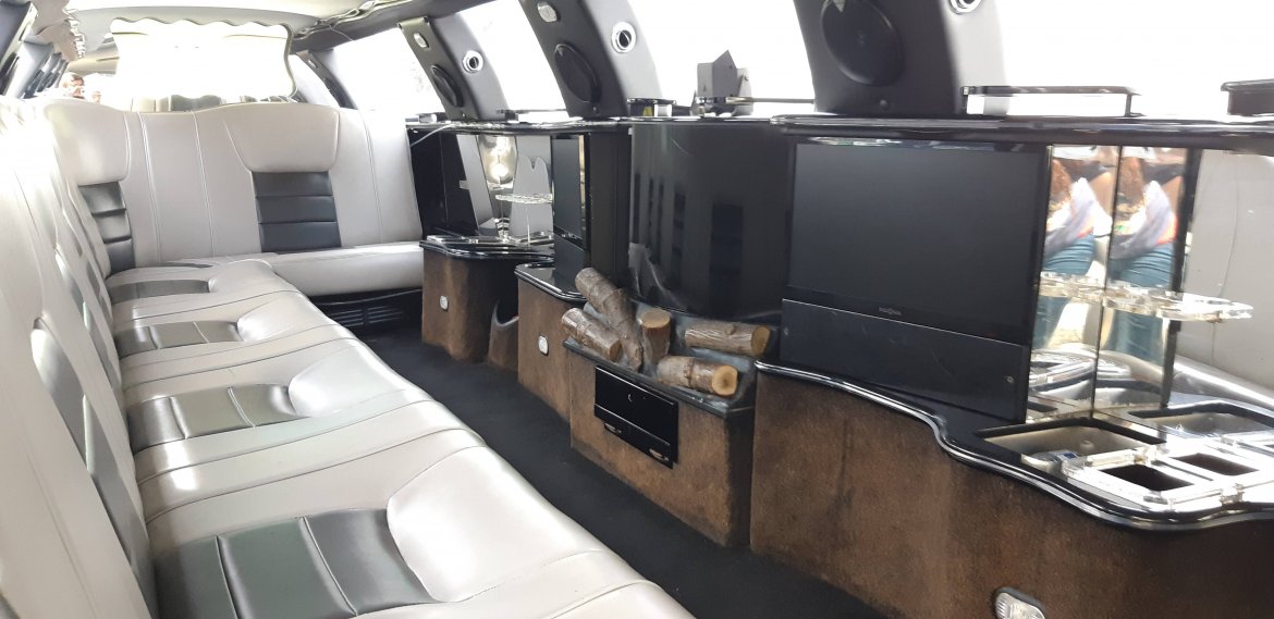 Limousine for Sale in Amherst, OH - Photo 12