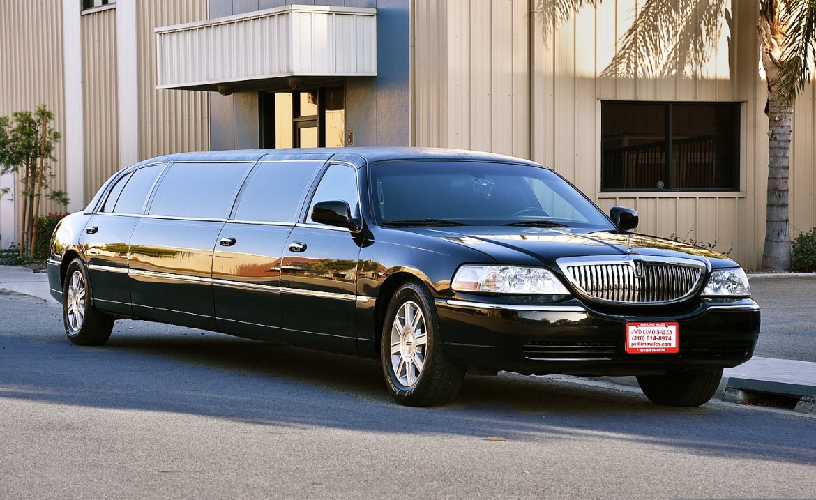 Limousine for sale: 2010 Lincoln Town Car 120&quot; by Tiffany