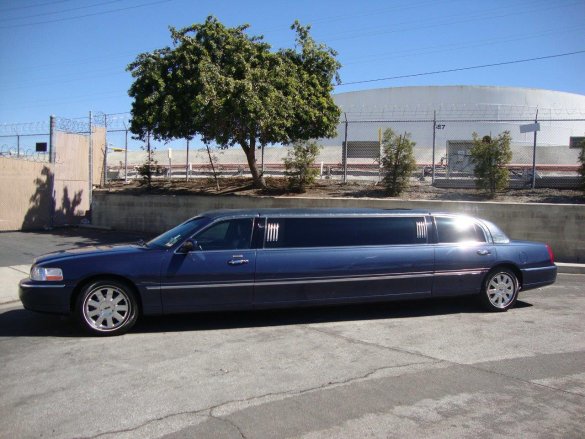 2006 Lincoln 100" Limousine for Sale in Carson, CA - Main Photo