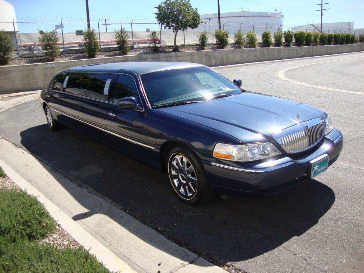 Limousine for sale: 2006 Lincoln 100&quot; 100&quot; by Krystal Coach