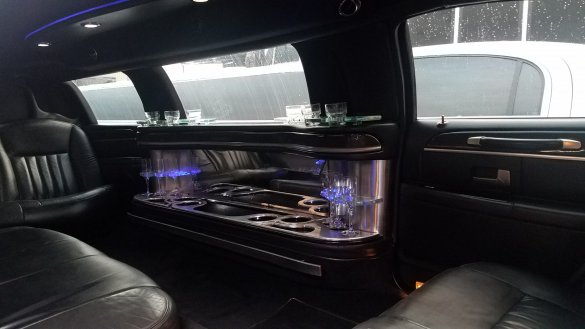 2008 Lincoln town car Limousine for Sale in Los Angeles, CA - Main Photo