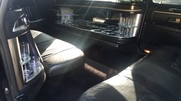 2008 Lincoln town car Limousine for Sale in Los Angeles, CA - Photo 3