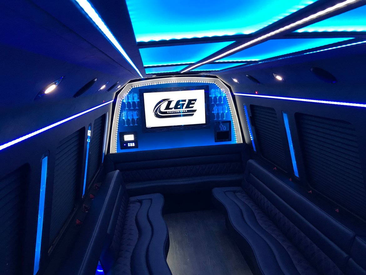 Limo Bus for Sale in New Port Bech , CA - Photo 6