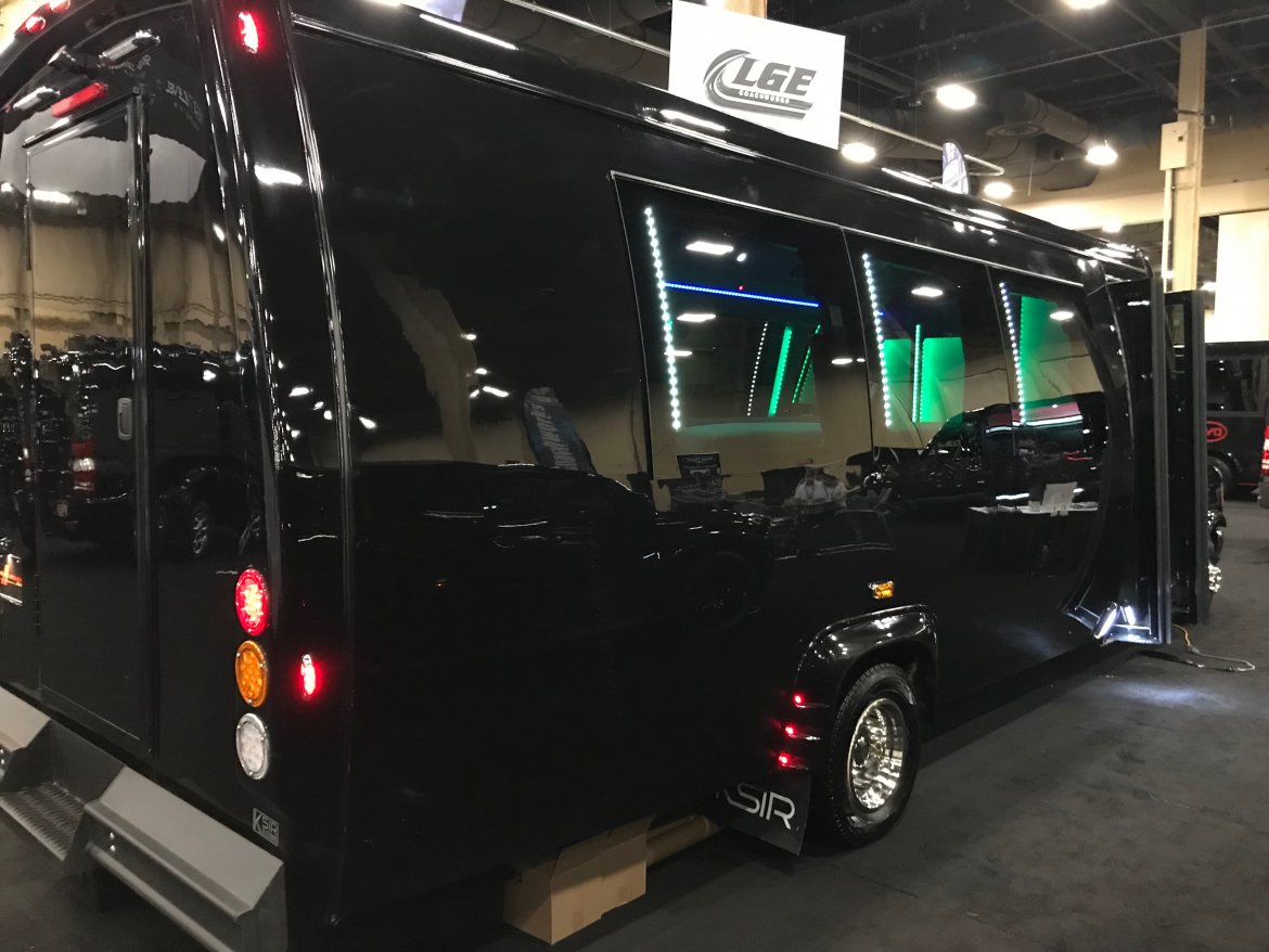 Limo Bus for Sale in New Port Bech , CA - Photo 11
