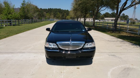 2007 Lincoln TOWNCAR Limousine for Sale in HOUSTON, TX - Photo 2