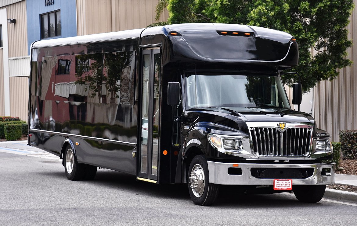 Shuttle Bus for sale: 2014 International 3200 by Starcraft