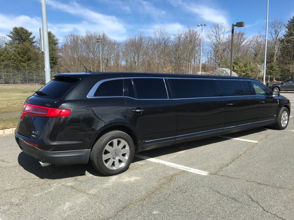 2013 Lincoln MKT Limousine for Sale in Fontana, CA - Photo 3