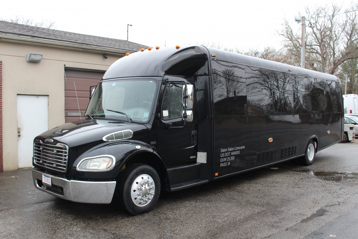 Limo Bus for sale: 2007 Freightliner M2 by Federal