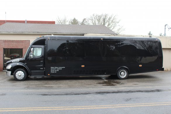 2007 Freightliner M2 Limo Bus for Sale in Westport, MA - Photo 2